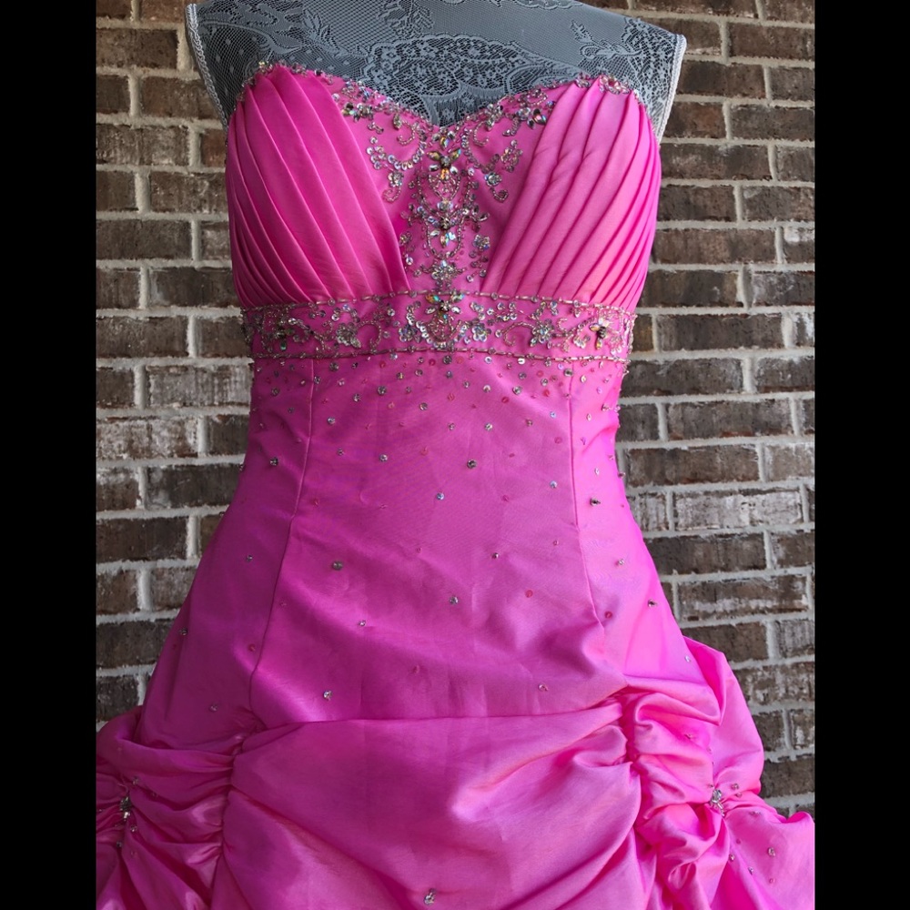 Mori Lee Prom Dress - Picture 2 of 7